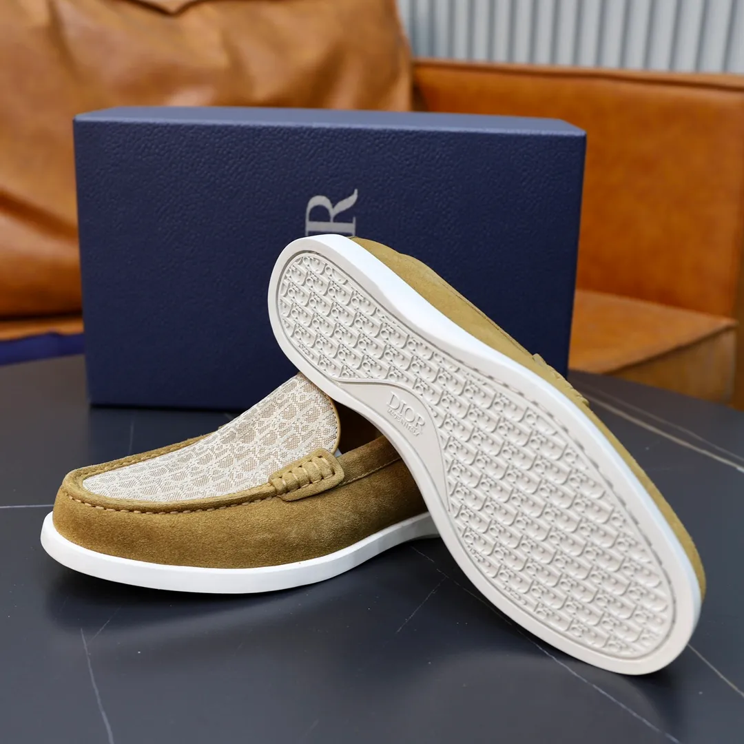 Ex-factory price: 540🙅‍♂️🙅‍♂️🙅‍♂️ Brand: Dior DIOR Standard code: Men's code 38/44 (45 can be customized) Grade: Same as the official website Material: Original cowhide stitching, cowhide lining, original TPU wear-resistant soft outsole Style categories: Leisure and sports version, footwear for driving, young fashion, European and American trends, British style Color: actual picture color